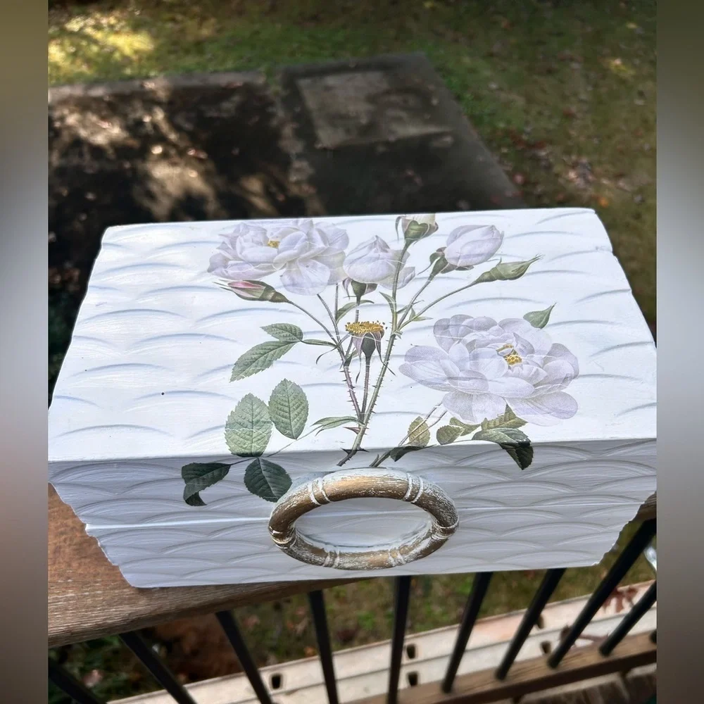 Global Views Textured floral bamboo Chinoiserie jewelry White Storage Box India